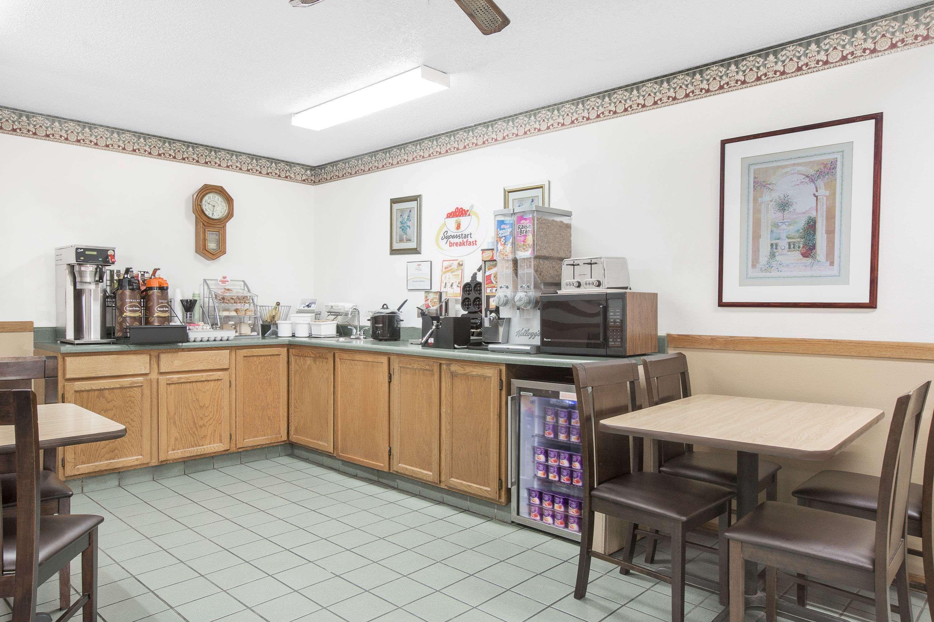 Super 8 By Wyndham Chillicothe Hotel Екстериор снимка